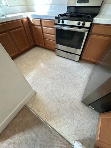 1620 D St, Sacramento, CA 95814