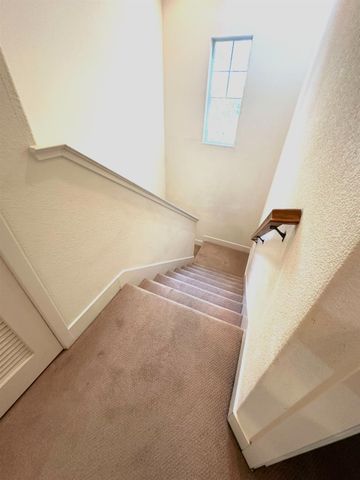 1620 D St, Sacramento, CA 95814