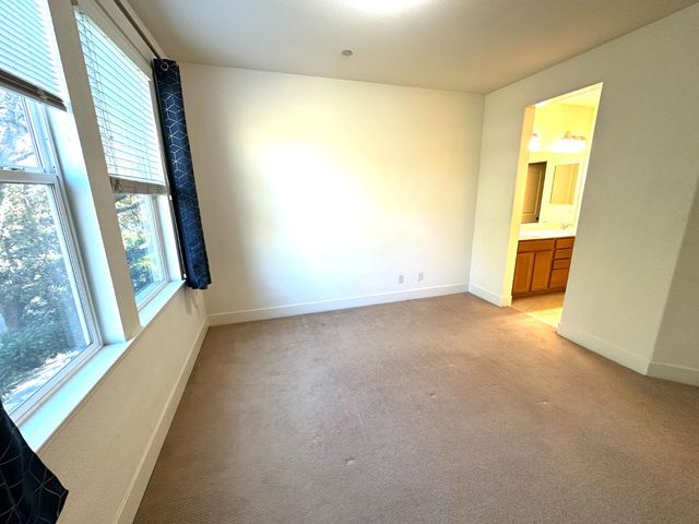 1620 D St, Sacramento, CA 95814