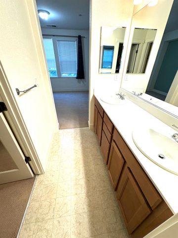 1620 D St, Sacramento, CA 95814