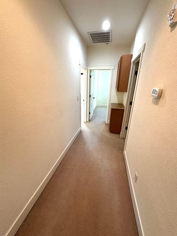 1620 D St, Sacramento, CA 95814