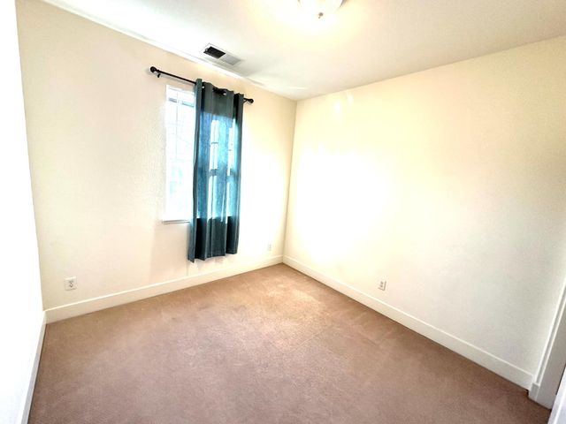 1620 D St, Sacramento, CA 95814