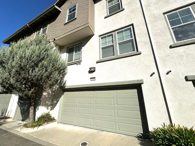 1620 D St, Sacramento, CA 95814