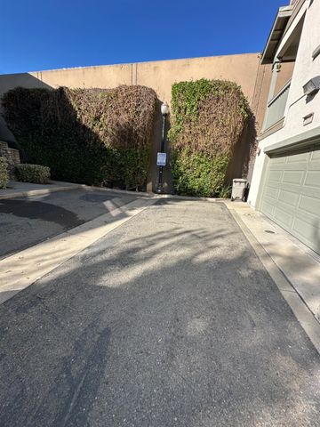 1620 D St, Sacramento, CA 95814