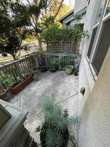 1620 D St, Sacramento, CA 95814