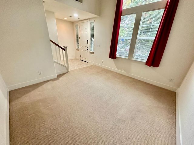 1620 D St, Sacramento, CA 95814