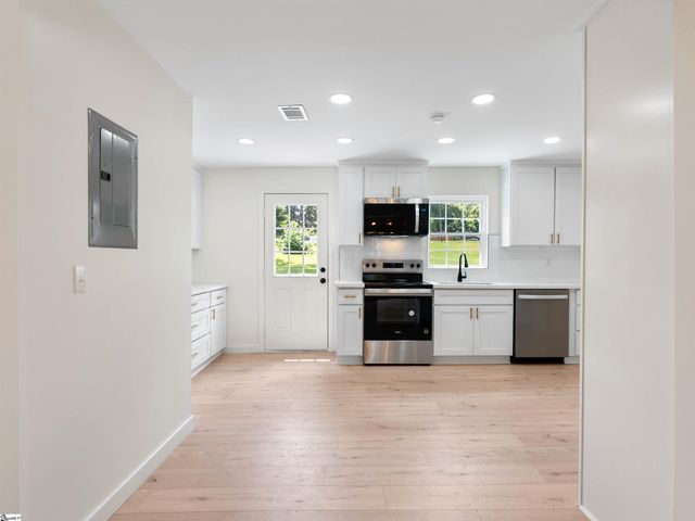1 Lamar Circle, Greenville, SC 29605