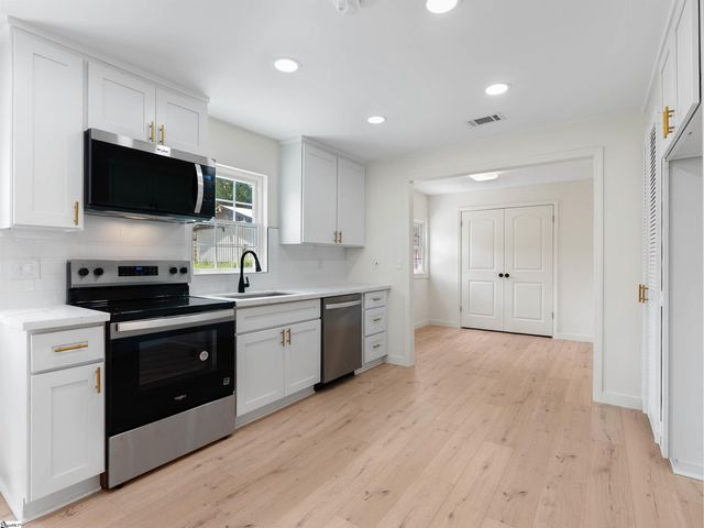 1 Lamar Circle, Greenville, SC 29605