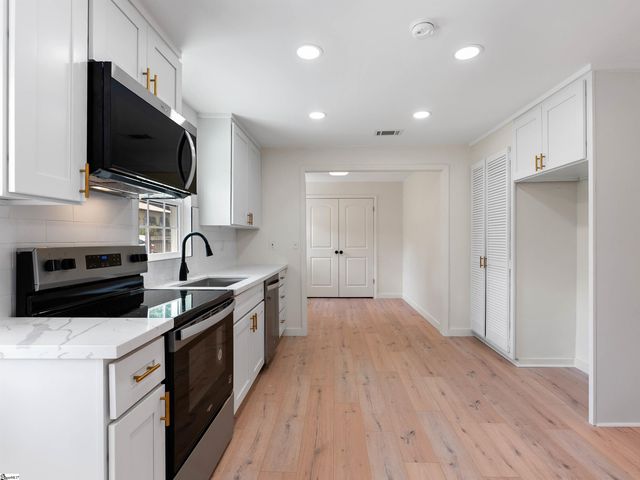 1 Lamar Circle, Greenville, SC 29605