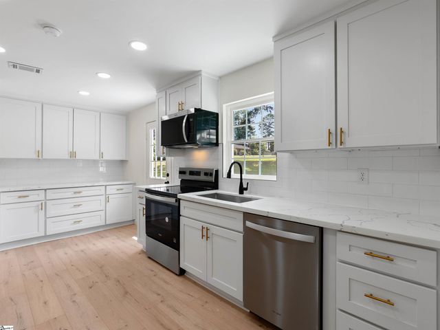 1 Lamar Circle, Greenville, SC 29605