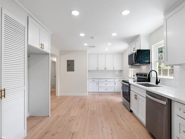 1 Lamar Circle, Greenville, SC 29605