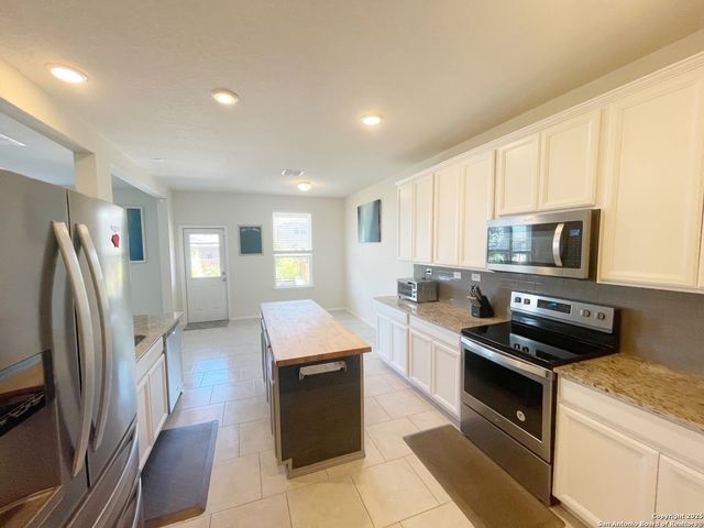 10323 Martin Creek, San Antonio, TX 78252