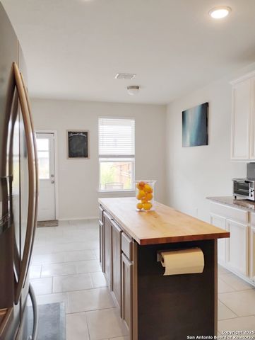 10323 Martin Creek, San Antonio, TX 78252