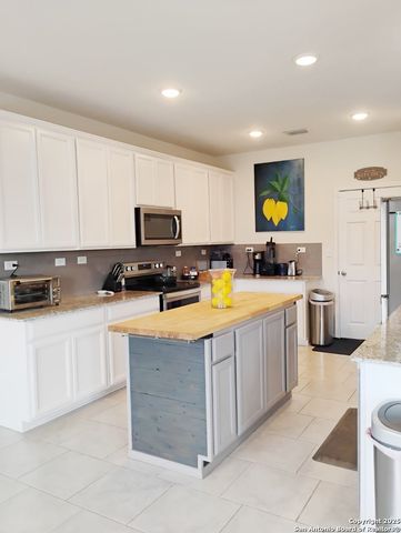 10323 Martin Creek, San Antonio, TX 78252