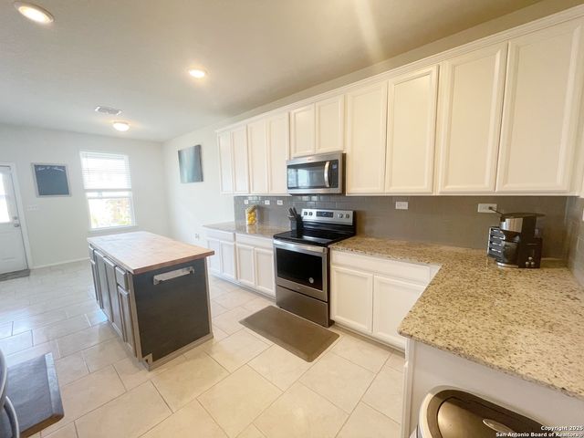 10323 Martin Creek, San Antonio, TX 78252