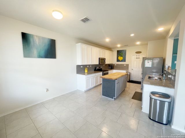 10323 Martin Creek, San Antonio, TX 78252