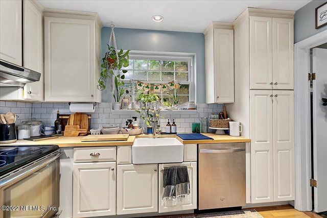 4527 PEACHTREE Circle E, Jacksonville, FL 32207
