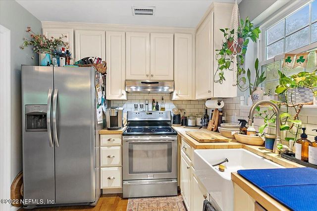 4527 PEACHTREE Circle E, Jacksonville, FL 32207
