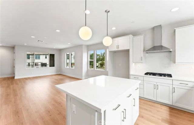 100 Pickwick Lane, Burbank, CA 91506