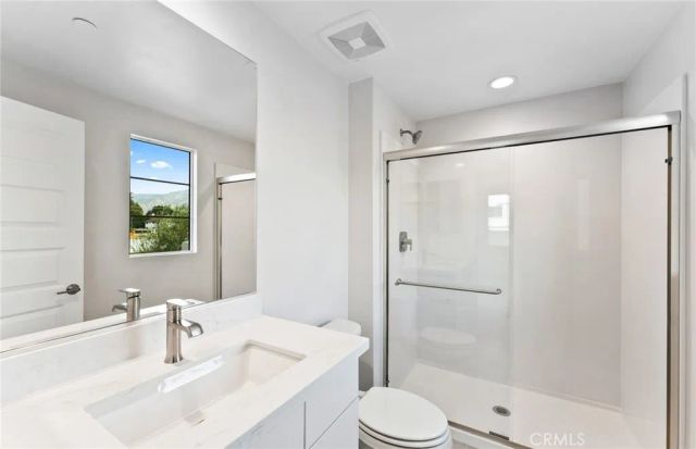 100 Pickwick Lane, Burbank, CA 91506