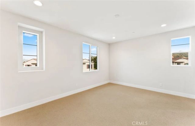 100 Pickwick Lane, Burbank, CA 91506