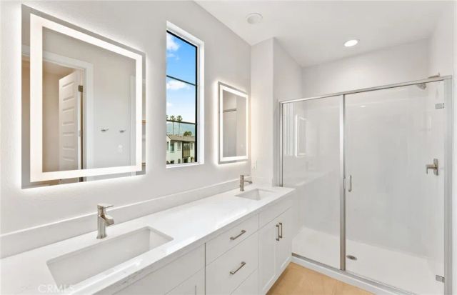 100 Pickwick Lane, Burbank, CA 91506