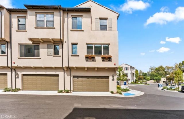 100 Pickwick Lane, Burbank, CA 91506