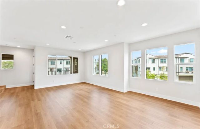 100 Pickwick Lane, Burbank, CA 91506