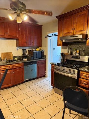 1722 W Pine, Santa Ana, CA 92703