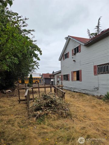 111 Calistoga Street E, Orting, WA 98360