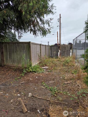 111 Calistoga Street E, Orting, WA 98360