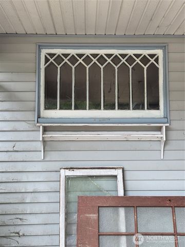 111 Calistoga Street E, Orting, WA 98360