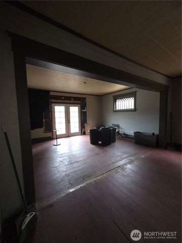111 Calistoga Street E, Orting, WA 98360