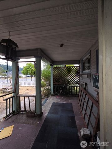 111 Calistoga Street E, Orting, WA 98360