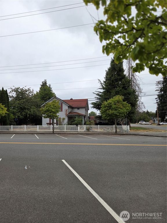 111 Calistoga Street E, Orting, WA 98360