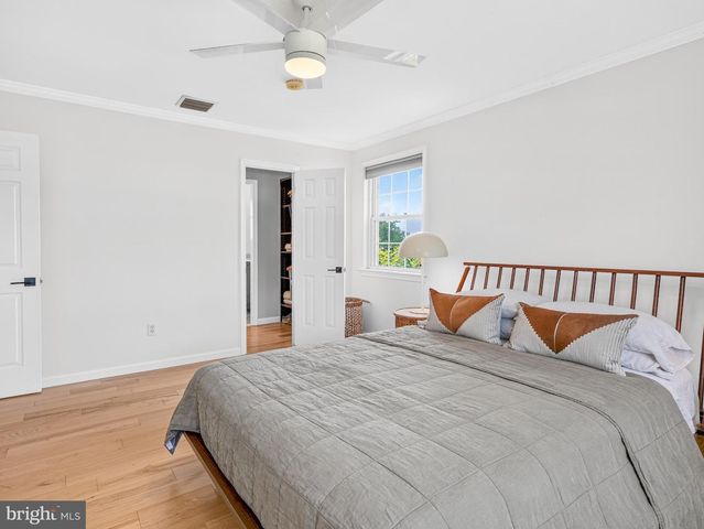 7 CARRIAGE DR, Downingtown, PA 19335
