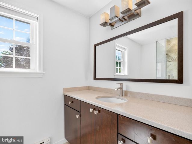 7 CARRIAGE DR, Downingtown, PA 19335