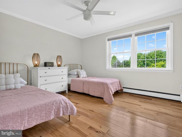 7 CARRIAGE DR, Downingtown, PA 19335
