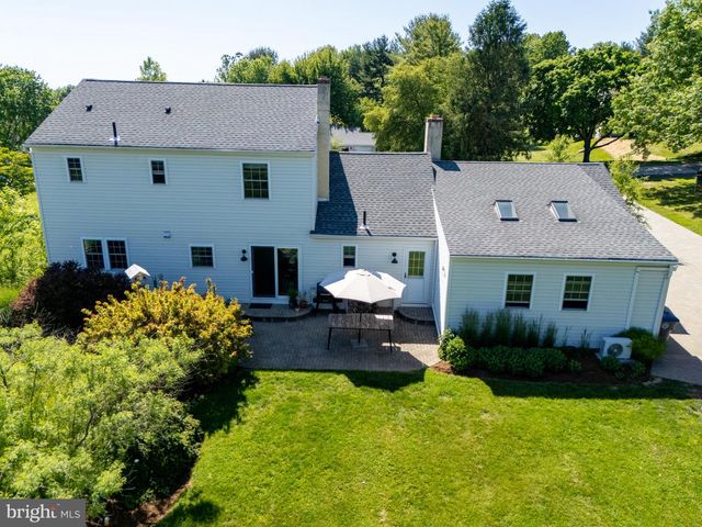 7 CARRIAGE DR, Downingtown, PA 19335