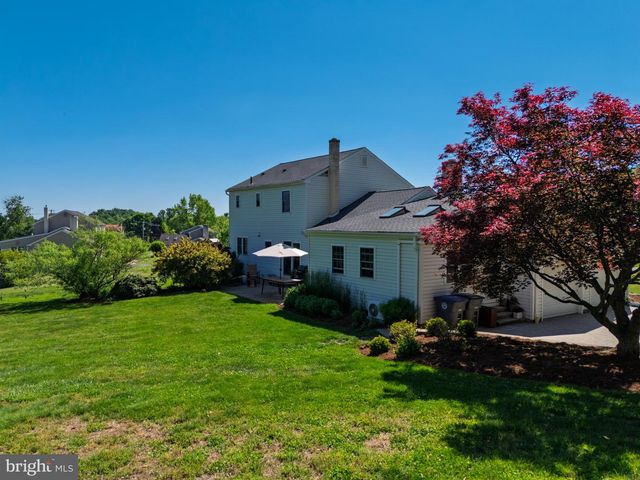 7 CARRIAGE DR, Downingtown, PA 19335