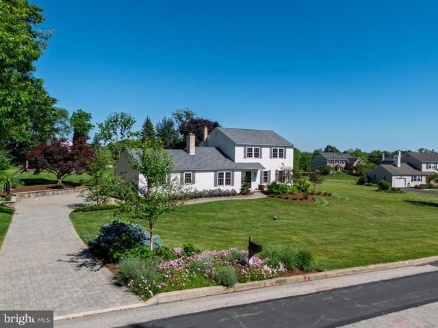 7 CARRIAGE DR, Downingtown, PA 19335