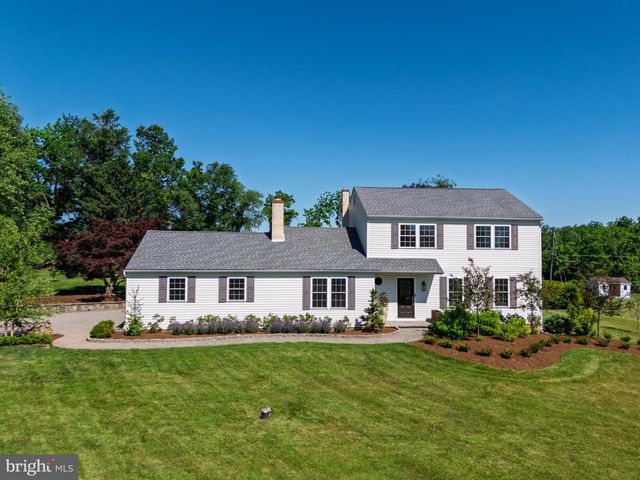 7 CARRIAGE DR, Downingtown, PA 19335