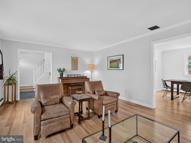 7 CARRIAGE DR, Downingtown, PA 19335