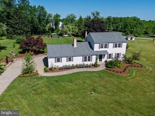 7 CARRIAGE DR, Downingtown, PA 19335
