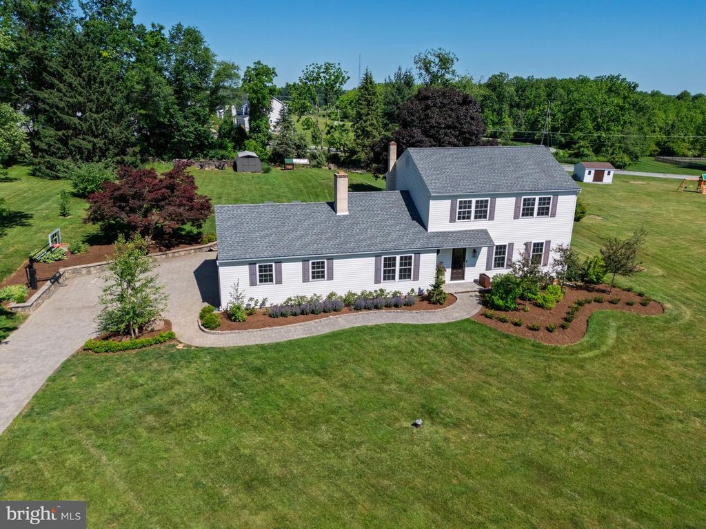 7 CARRIAGE DR, Downingtown, PA 19335