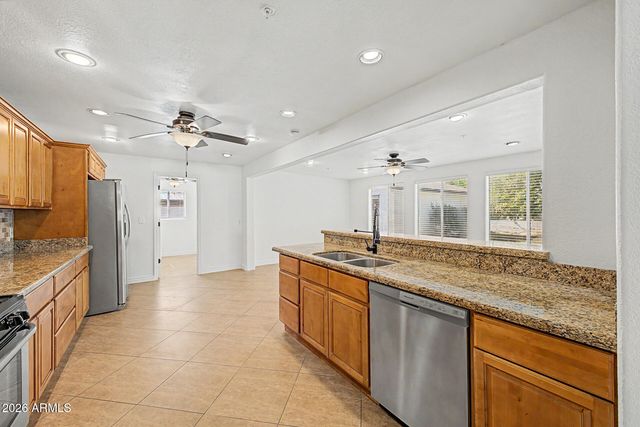 530 E ROSE Lane, Phoenix, AZ 85012