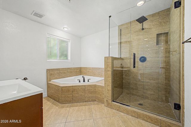 530 E ROSE Lane, Phoenix, AZ 85012