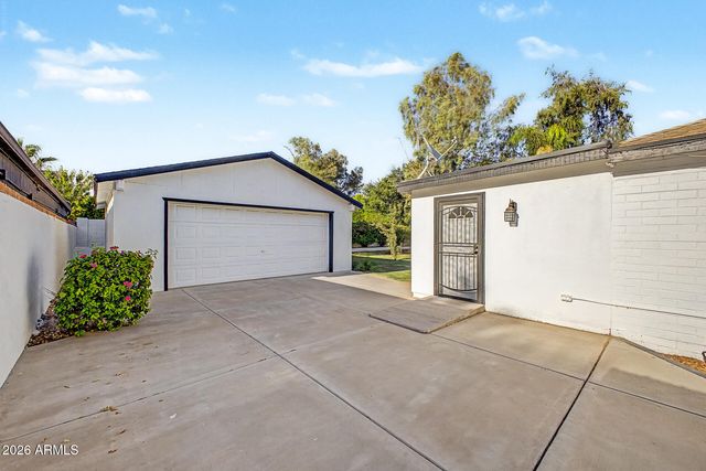 530 E ROSE Lane, Phoenix, AZ 85012