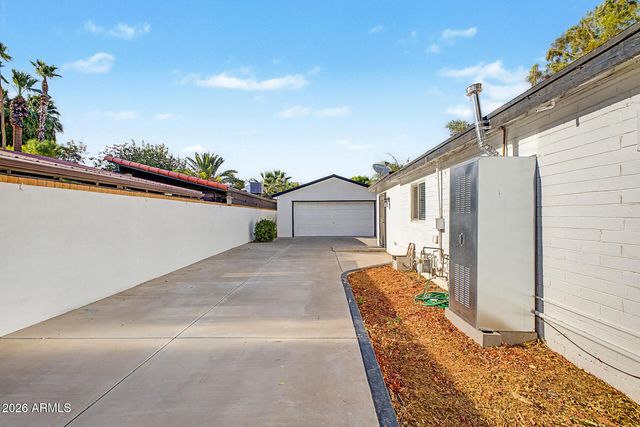 530 E ROSE Lane, Phoenix, AZ 85012