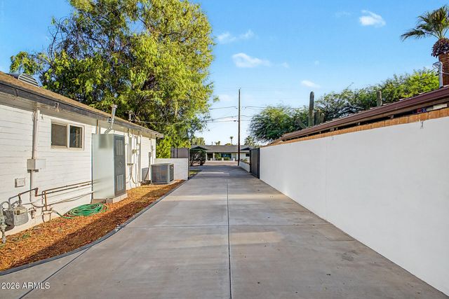 530 E ROSE Lane, Phoenix, AZ 85012
